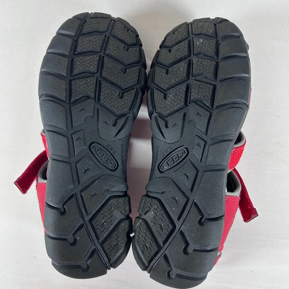 KEEN Seacamp II CNX Sandals Kids 5 Red Black Hiking Water Sport Shoes Outdoor